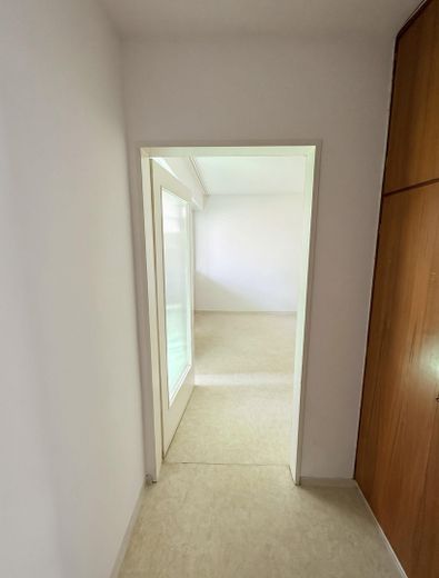 Blick ins Zimmer vom Flur