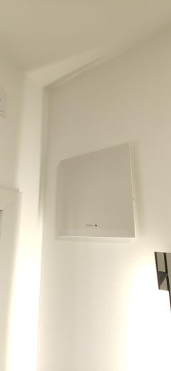 Top modernisierte 2-Zimmer-Wohnung mit Balkon und Tiefgaragen-Stellplatz an der Grenze zu HH – Badezimmer