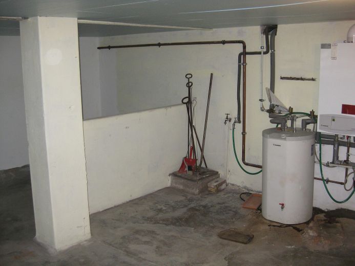 Erdgeschosswohnung in schmucker Stadtvilla – Eigener Kellerraum