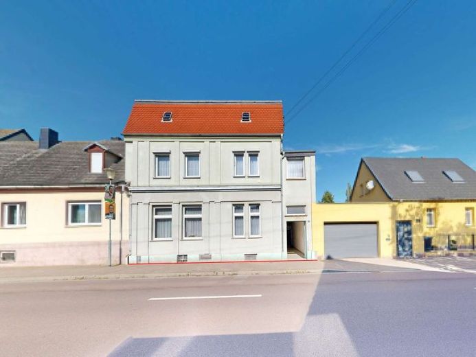 Lots of house for little money: townhouse to renovate for the whole family – Photo 1