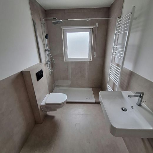 Frisch sanierte, helle 2-Zimmer-Wohnung in Ketsch – Bad