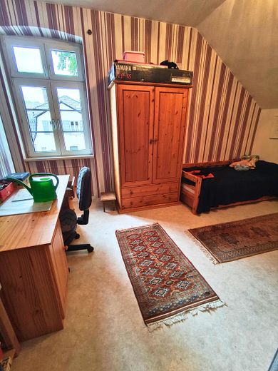 Wohnen in Bestlage: Stilvolle Doppelhaushälfte in der BASF-Kolonie – Schlafzimmer (2) OG