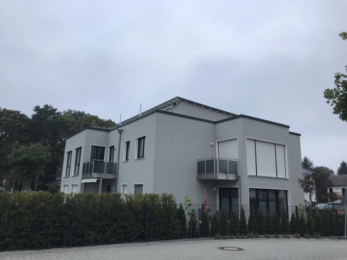 Nachmieter/in für mod. Neubauwohnung (2018) mit Dachterrasse gesucht – Außenansicht 1