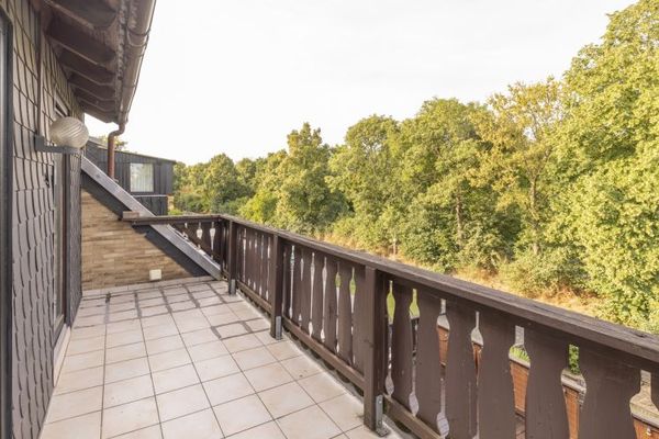 Sofort verfügbar !!! 65qm große Dachgeschoss Wohnung mit Fernblick nach Zons vom Balkon