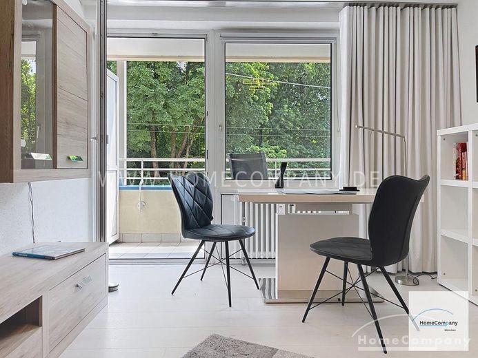 Tolles, neu renoviertes und möbliertes Apartment mit Balkon in Bestlage Bogenhausen – 105c84d5b043400620fe3d48b6c3a42c254995ce.jpg