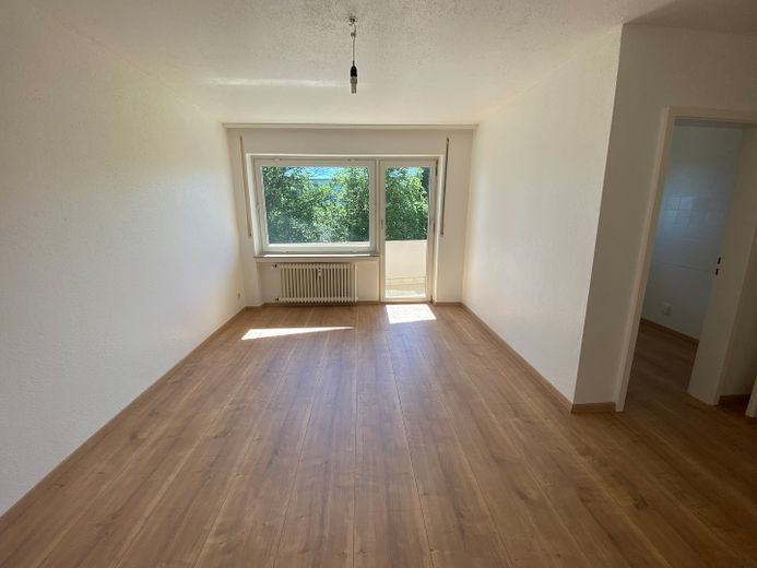En iyi konumda, güzel, yaklaşık 53 m² daire, 2 oda + her birinde 1 balkon + tüm odalarda pencere – Wohnzimmer/Küche