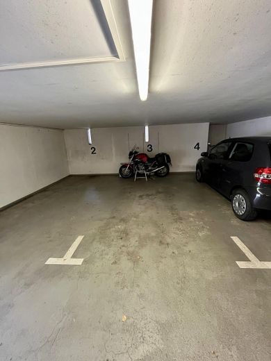 Tiefgaragenstellplatz