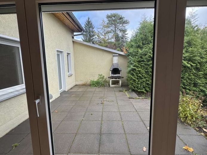 Leerstehendes Reihenendhaus: 100m² groß + ruhig im Grünen gelegen, Falkensee, nahe Potsdam + Berlin – Foto 1