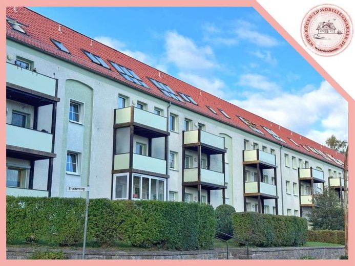 Bezugsfreie 4-Raum-Wohnung mit Balkon, Kellerraum und Pkw-Stellplatz – Foto 1