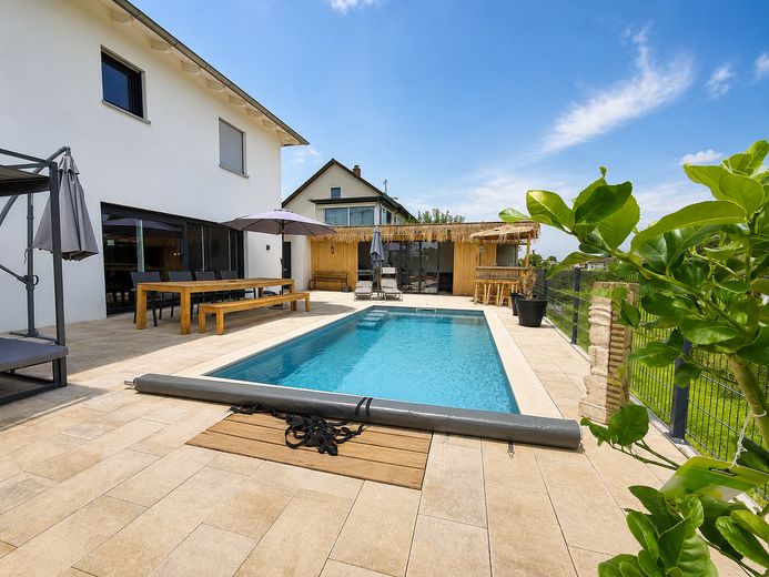 Sin comisión | Casa unifamiliar moderna con piscina y lounge | Orientación sur | Cerca de la A9 – Terrasse & Pool