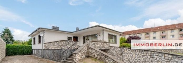 IMMOBERLIN.DE - Toplage! Sehr gepflegtes Einfamilienhaus mit Sonnengarten und Garage