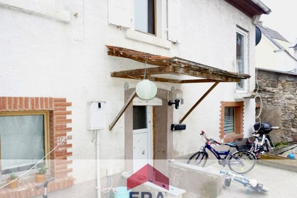 Saniertes Einfamilienhaus auf großem Grundstück im Zentrum von Monsheim - zu verkaufen!