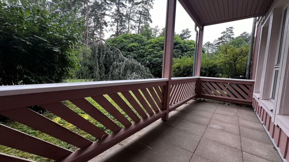 Ruhige 2-Zimmer Wohnung in grüner Lage mit 2 Terrassen – Terrasse 2