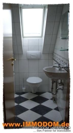 4-Zimmer-Wohnung mit BALKON und Fernblick, traumhaft schön, in Zwickau zu vermieten!!! – Gäste-WC