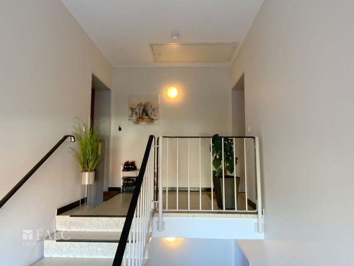 Komfortable, helle Maisonette-Wohnung in guter Lage – Treppenhaus