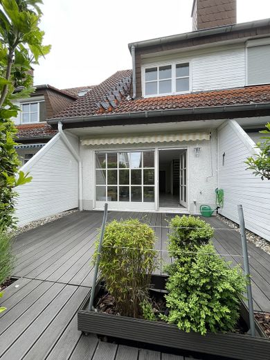 Reihenhaus mit fünf Zimmern in Wiesbaden, Südost – Foto 2