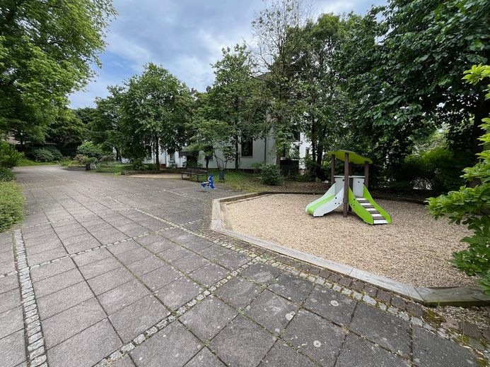 Kleiner Spielplatz am Haus