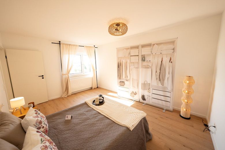 Schöne 3 Zimmer Wohnung / mit XXL Tiefgarage – Schlafzimmer