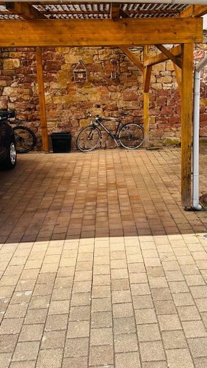 Provisionsfreie Maisonette-Wohnung mit Wohlfühlcharakter in Schwegenheim bei Speyer – Stellplatz unter dem Carport