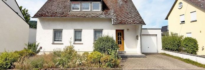 TR-Ruwer: Charmantes Einfamilienhaus mit großzügigem Garten in beliebter Wohnlage