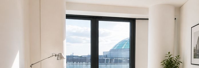 Zonnige, moderne 3-kamerwoning in de Grand Tower met een adembenemend uitzicht over de stad – Arbeitszimmer