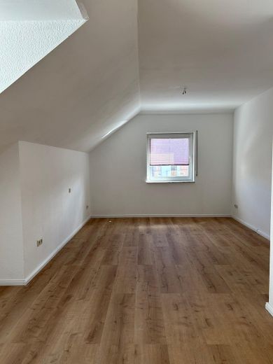 Neuwertige, sehr helle 5 Zimmer Wohnung mit schönem Fernblick – Foto 12