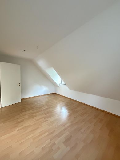 Helle 4-Zimmerwohnung zur Miete in Nymphenburg, München – Schlafzimmer