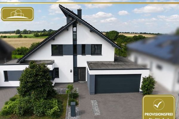KfW-55-Familienhaus mit Loxone Smart Home, PV-Speicher und freiem Blick