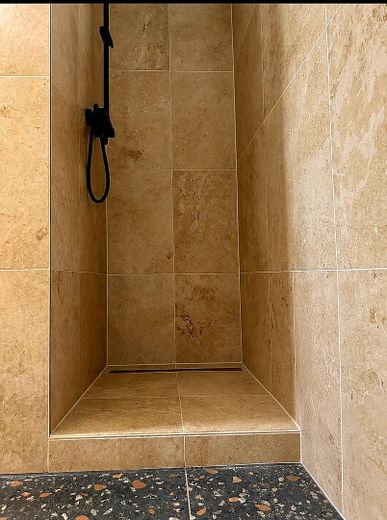 Provisionfrei, Altbaujuwel mit Charakter – frisch saniert, modern interpretiert. – Badezimmer 2