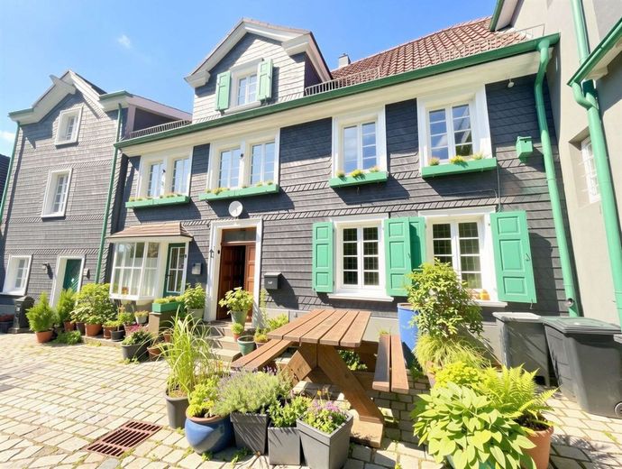 Historisches Fachwerkhaus mit Charme, Seele und besonderer Lage in der Lenneper Altstadt – Außenansicht