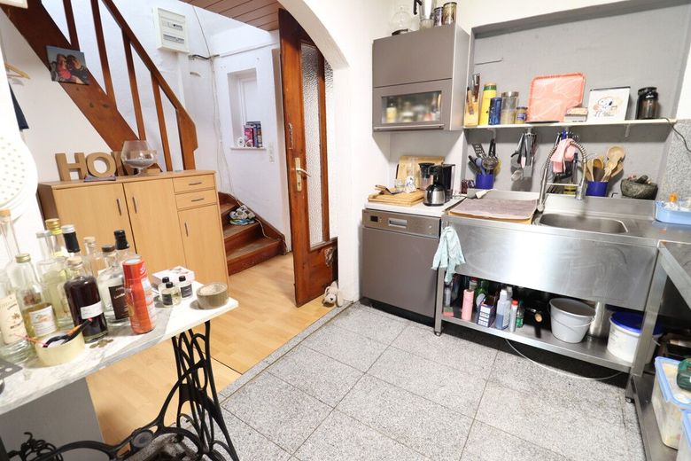 Charmantes Einfamilienhaus mit PV-Anlage und  viel Platz für die ganze Familie in Lehre ! – Küche