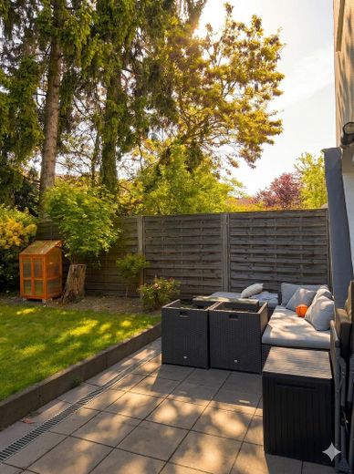 Exklusiv saniertes Gartenhaus ca. 150qm WFL, 3 Schlafzimmer, schöne Terrasse etc. – Foto 12