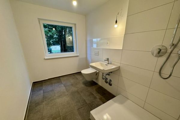 Frisch sanierte 2 Zimmer Wohnung sucht Sie!