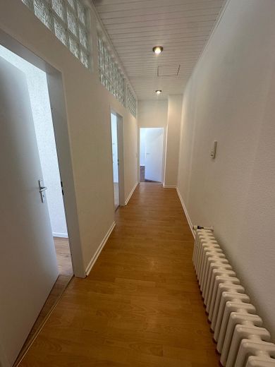 Frisch renovierte, helle 3 - Zimmer Wohnung in ruhigem Haus direkt an den Barmer Anlagen – Flur 