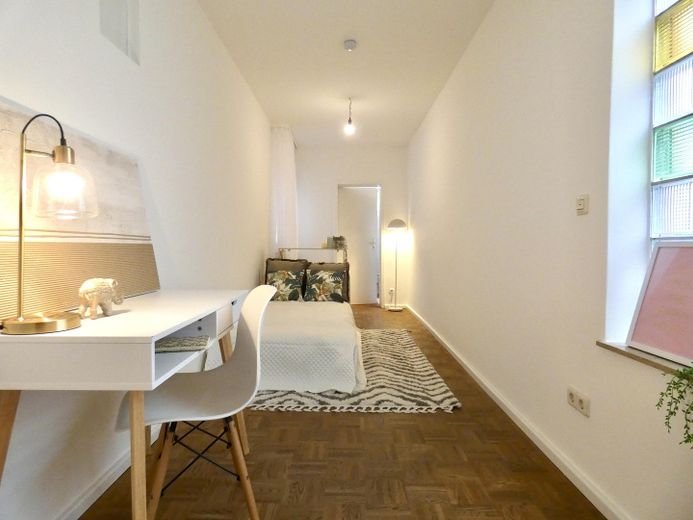 Stilvolle Innenstadtwohung 62 m2 in historischem Wohnhaus, Griesheim-DA – Zimmer zum Tageslichtbad