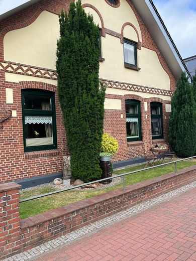 Charmantes Einfamilienhaus mit Garten - PROVISIONSFREI ! – Frontansicht