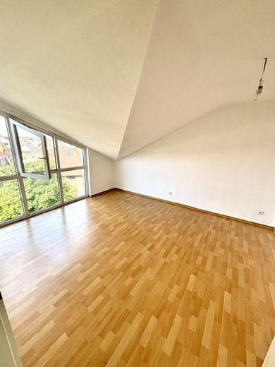 Traumhaft sanierte 3-Zimmer-Wohnung in Rethen (89 m² | Erstbezug | Einbauküche & Stellplatz) – Schlaf/Kinder/Büro?