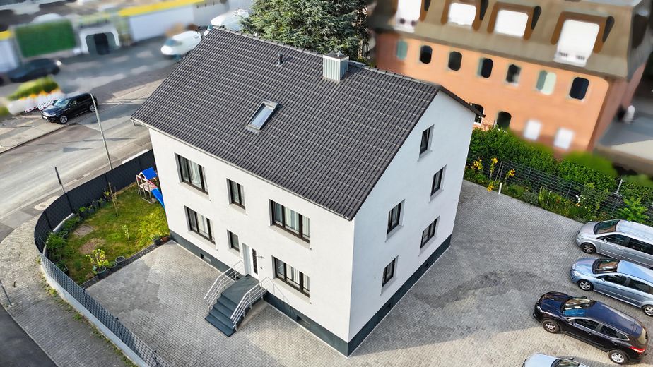 Provisionsfrei: Wohn- und Geschäftshaus Frankfurt-Seckbach mit vielseitiger Nutzung – Foto 1