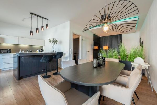 Bezugsfreie Erdgeschosswohnung mit Weserblick in 1. Reihe – aktuell  Ferienwohnung