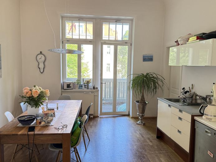 Ess-Küche mit Balkon