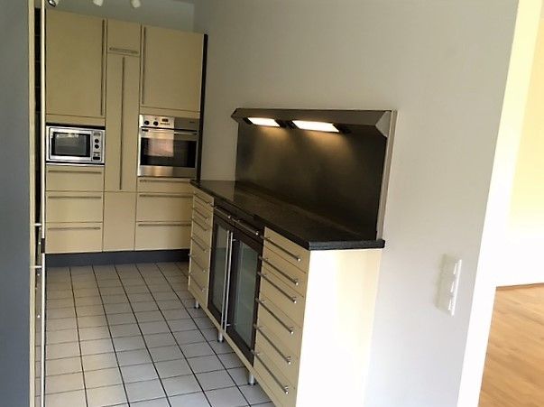 72 qm - Fürstenbergerstr. 168, 60323 Frankfurt mit Concierge – Küche