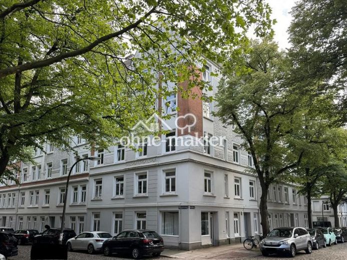 Urokliwe, jasne mieszkanie w kamienicy po generalnym remoncie w sercu Winterhude – Zdjęcie 1