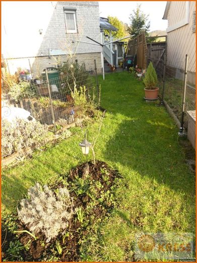 DHH mit kleinem Garten, zwei PKW-Stellplätzen, sonnigem Balkon und ruhiger Lage in Schlüchtern-Elm. – Bild 5