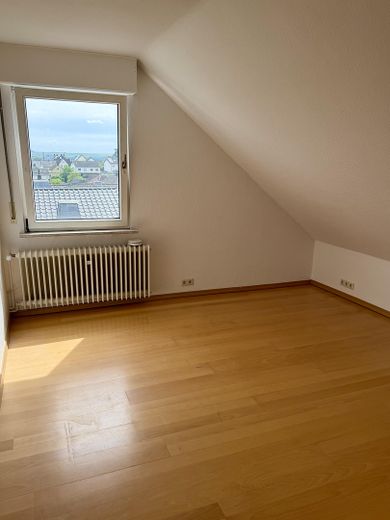Feldkirchen | Semi-detached house with sunny balcony | 6 rooms | Garden | Quiet location – OG Kinderzimmer