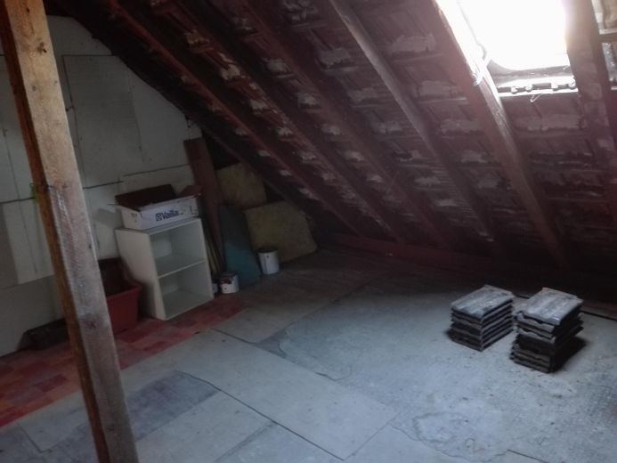 Solingen Ohligs'te yatırım, genişletme potansiyelli 3 ailelik ev – Dachausbau