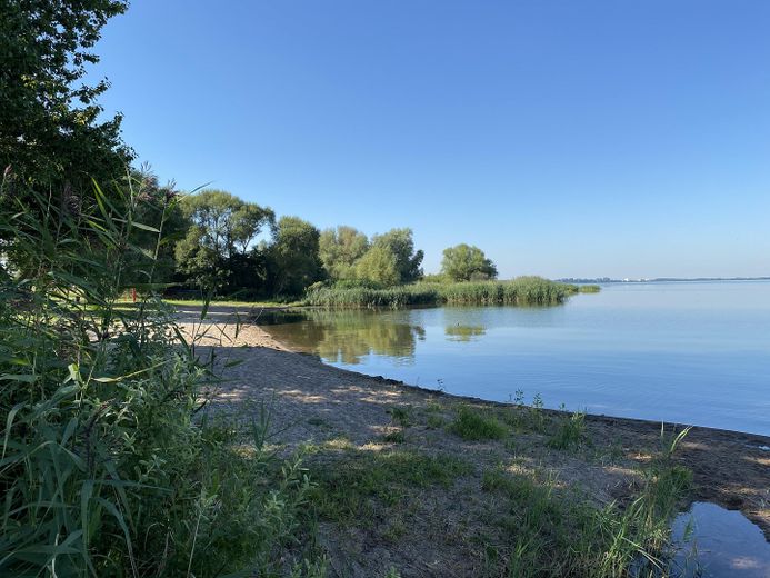 Sandstrand See