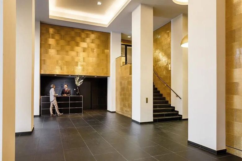 Un cadre de vie exclusif au bord de la Spree – Appartement meublé de 2 pièces (97m2) sur la presqu’île de Stralau – Portier/Concierge
