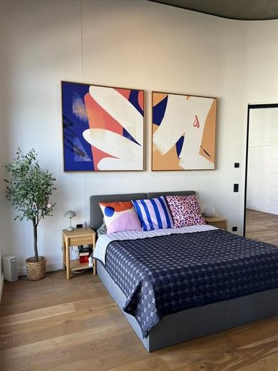 Viel Platz für den Alltag in dieser modernisierten 4-Zimmer-Loftwohnung in Lichtenberg – Schlafzimmer