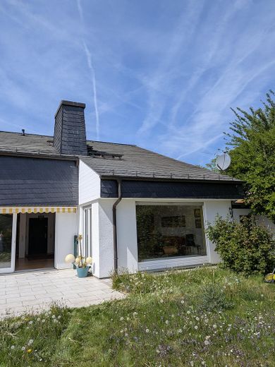 Hausansicht Garten