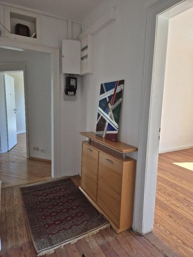 WG-Zimmer 19 m² | möbliert auf Wunsch | Löwenmarkt Stgt-Weilimdorf | 540 € warm – Flur rechts